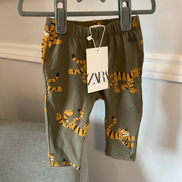 ZARA TIGER GRAPHIC BABY LEGGINGS - Picture 1 of 9
